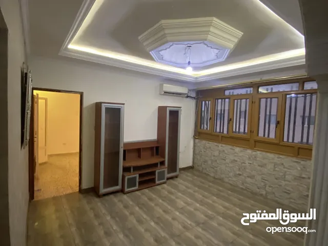135 m2 4 Bedrooms Apartments for Rent in Tripoli Gorje