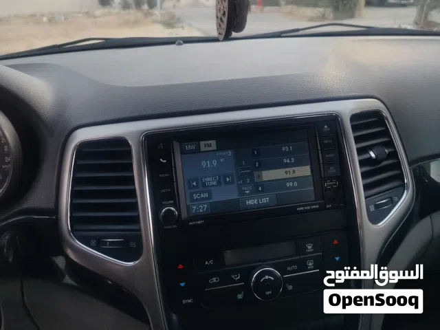 2012 جيب جراند شيروكى Laredo