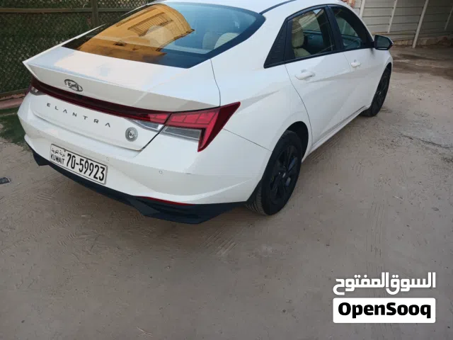 2023 Hyundai Elantra Standard