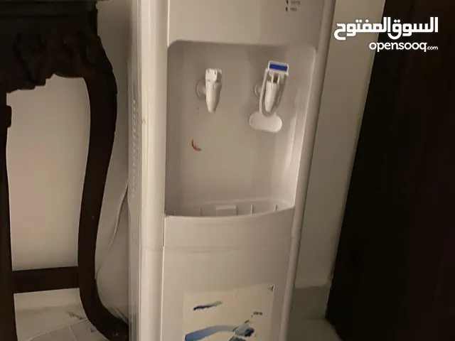 كولر  شغال 100٪؜ بس الايد السخنه بدها تغيير