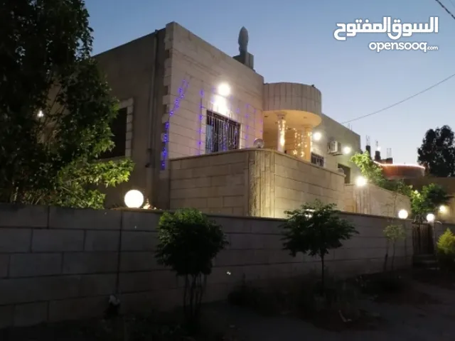 220m2 4 Bedrooms Townhouse for Sale in Amman Al-Muwaqqar