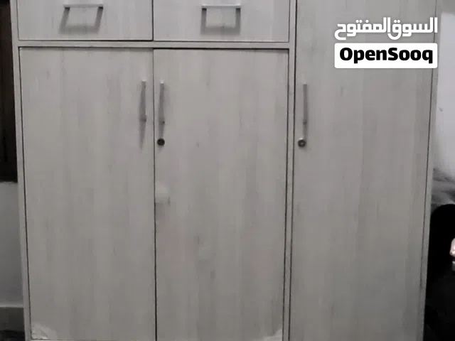 خزانة احذية للبيع ب 10 دينار      Shoe cabinet for sale