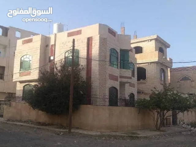 فله دورين ونص بدروم شارعين 16 وشارع 14 زفلت اتجاه الشوارع غربي جنوبي افضل اتجاه مثلث بيت بوس صنعاء