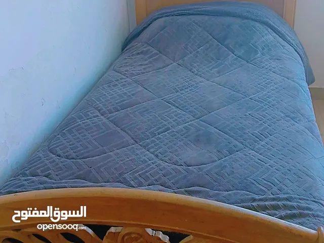 سرير خشب قوي من غير قفص