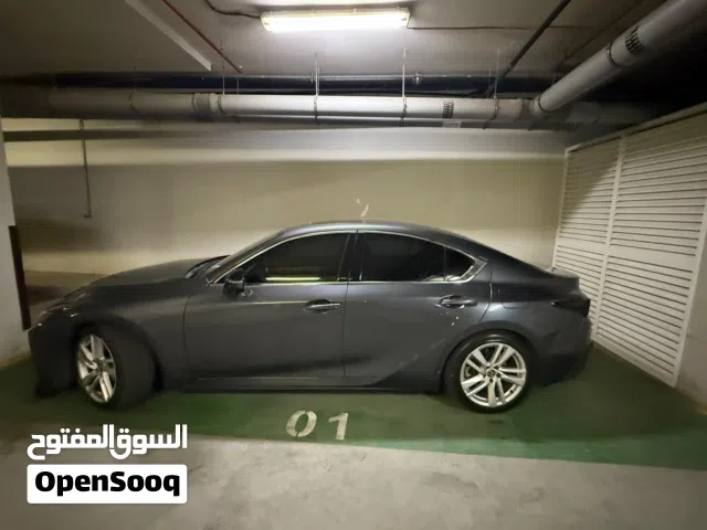 LEXUS IS300 Full Option GCC Spec for Sale (Mint condition)