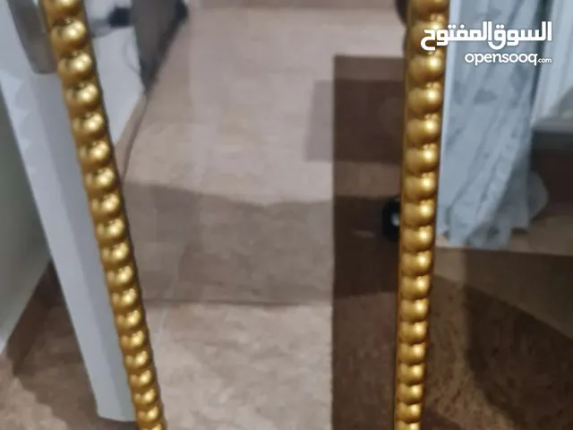 مرآة زجاجية بإطار ذهبى جميل ...الرجاء التواصل ع الوتساب