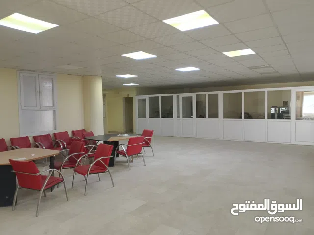 8 مكاتب للإيجار على رئيسي بجانب كوبري عرادة