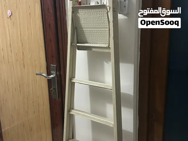 ُلّم ألمنيوم متين للبيع – خفيف وآمن للاستخدام المنزلي