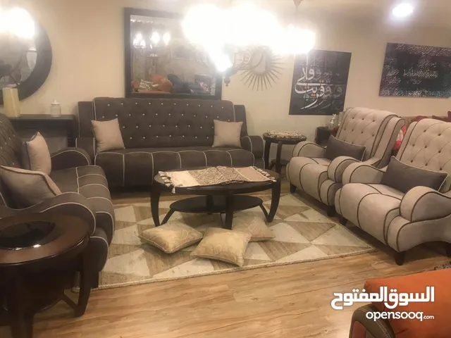 طقم كنب امريكي مميز جدا بحاله الجديد للبيع