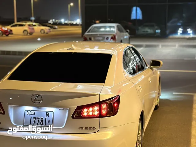 للبيع لكزس 250is موديل2008