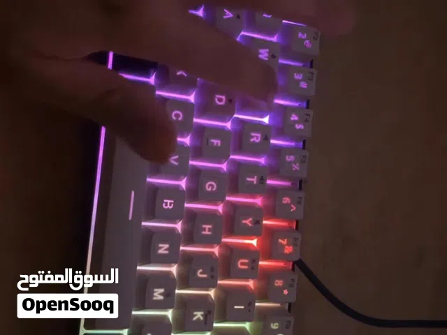 كيبورد قيميتق حلو و جميل جدا جدا و جديد و بجوده عاليه و بسعر رائع جدا مع خدمت توصيل مجانيه.........