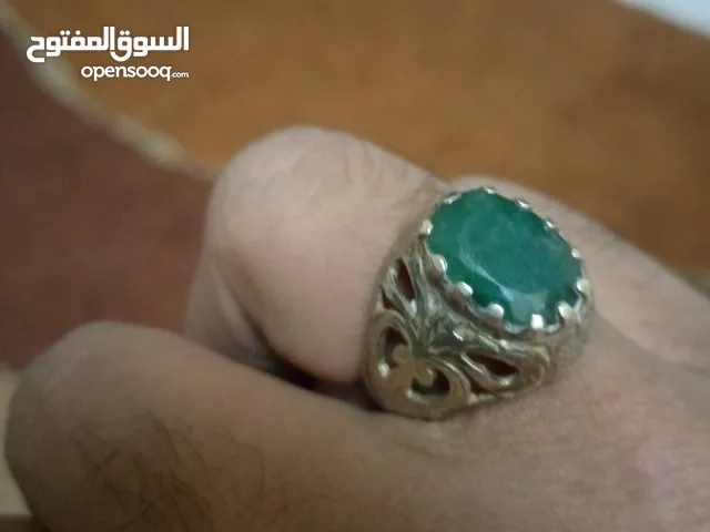 original natural Emrold gemstone silver ring urgent need to sale 50% discount.