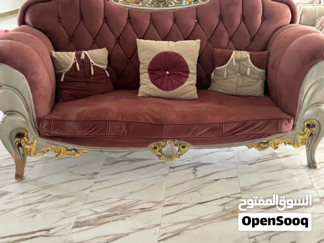 صالون اربعه قطع فرديه واتنين زوجيه وطاوله  حاجه نضيفه ربي يبارك