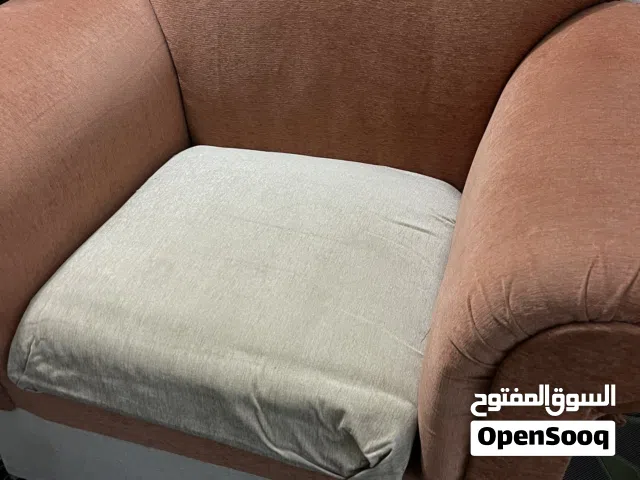 قنفات لون مشمشي و اوف وايت مستعمل 5 قطع