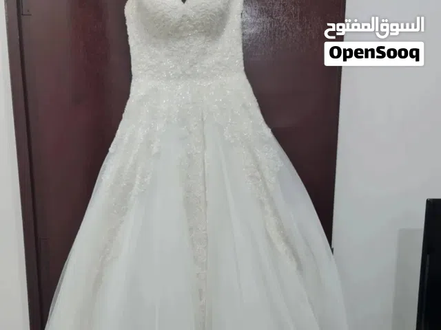 فستان عرس ملكي فاخر تركي للبيع استعمال مرة وحدة
