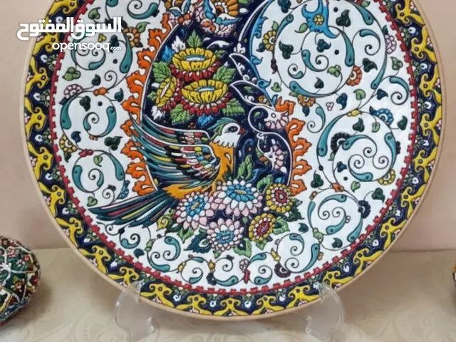 طبقـة میناکاری إيرانية فاخرة بزخارف الطائر الفينيق والزهور اليدوية