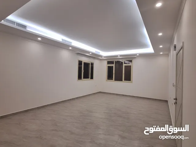 300 m2 4 Bedrooms Apartments for Rent in Hawally Jabriya