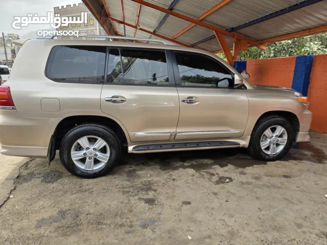 2013 toyota landcruiser VXR