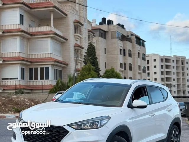 توسان 2019.ديزل .بحاله ممتازه .مرخص ومأمن .يد اولى.عداد 53.الف.4*2