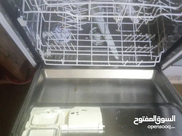 Maytag 8 Place Settings Dishwasher in Mafraq