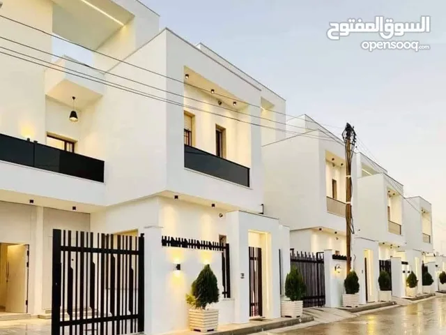 315 m2 5 Bedrooms Townhouse for Sale in Tripoli Ain Zara