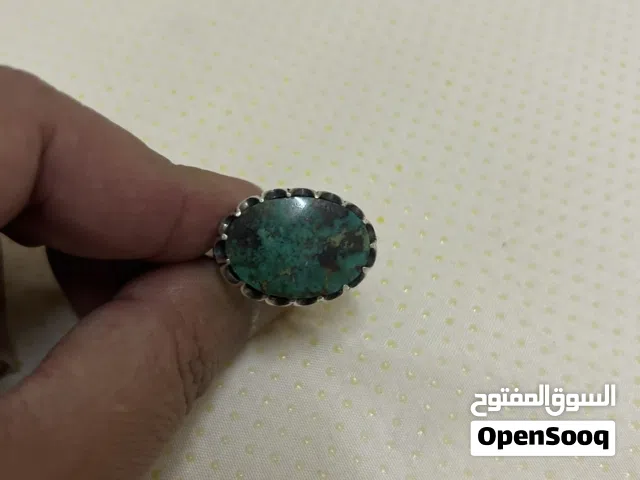 خواتم متنوعة بأحجار أصلية فيها القديم والمميز جداً..بأسعار مختلفة...
