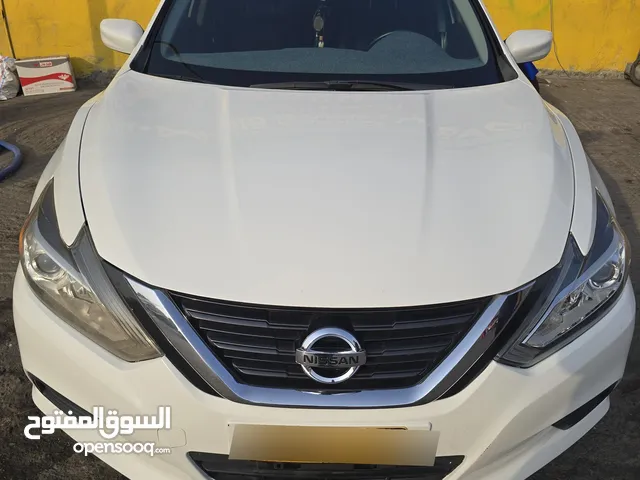 Nissan Altima 2018 White 2.5 Standard