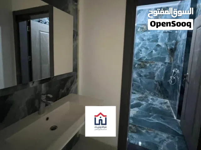 آخر شقتين. لبيع مساحة كل. شقه 265 م الدهماني.