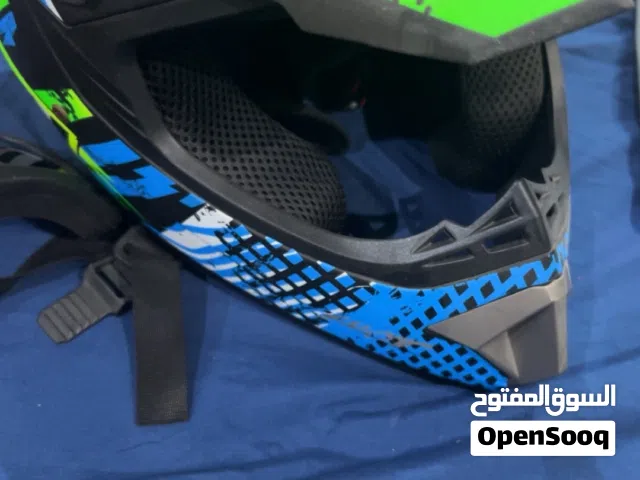 خوذة للبيع استعمال خفيف