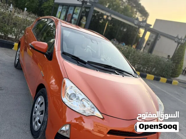 2014 تويوتا بريوس Prius C