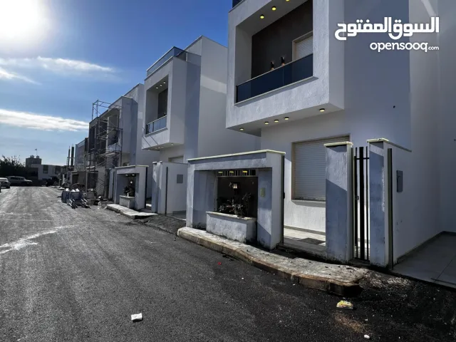 295 m2 4 Bedrooms Villa for Sale in Tripoli Ain Zara