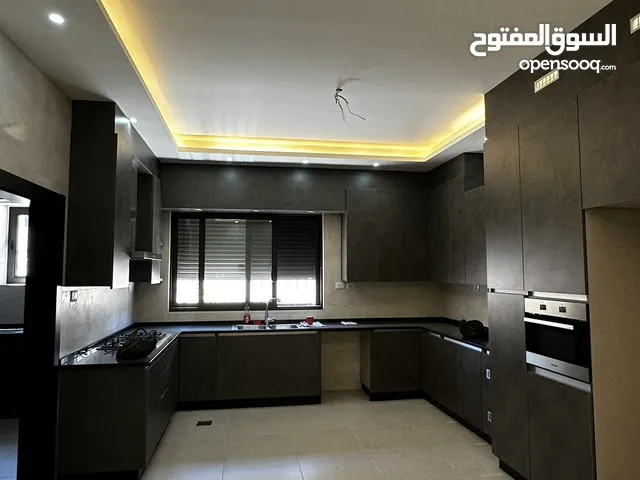 فيلا مستقلة فاخرة للبيع بسعر مغري لم تسكن بعد للبيع او البدل