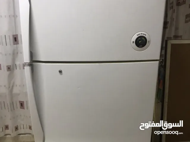 ثلاجة دايو حجم كبير تبريد هواء بحالة ممتازة