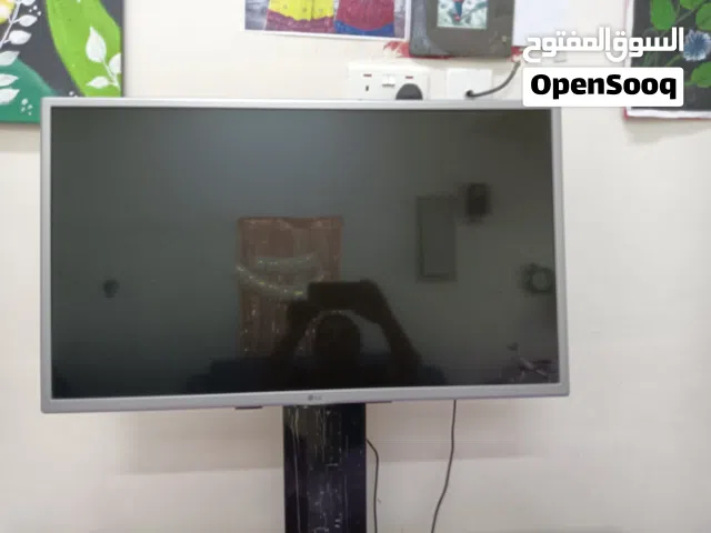 LG smart tv and tv stand