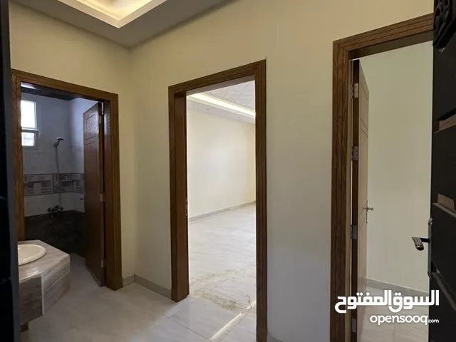 165 m2 3 Bedrooms Apartments for Rent in Al Riyadh Al Malqa