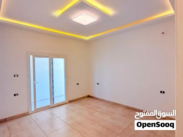 صاله دورين بيزمنت وصاله . 200bم كل دور . ايجار . فرعي . قريب من شارع الجرابه . ايجار.