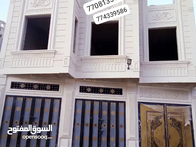 4 m2 3 Bedrooms Townhouse for Sale in Sana'a Bayt Baws