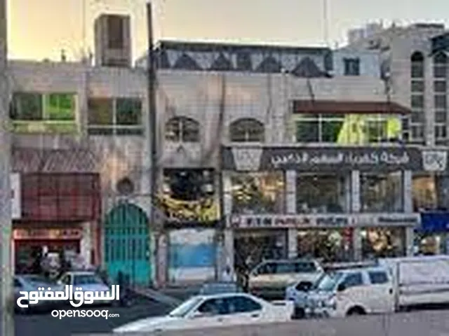 شقتين للايجار - شارع الاتوستراد- بجانب صيدليه الاسره وقهوه أبو صالح