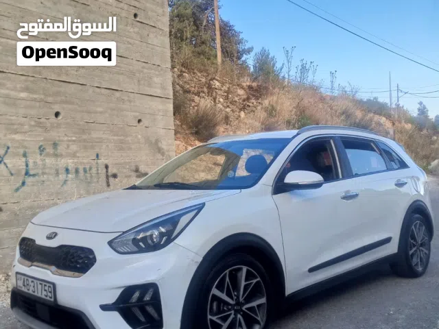2020 كيا نيرو Standard