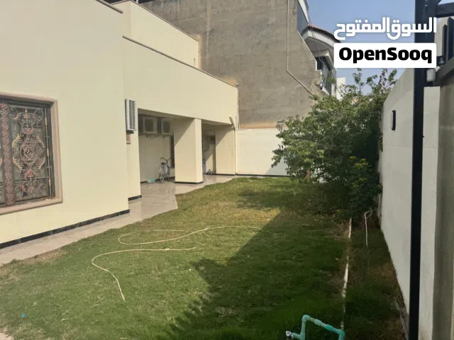600 m2 5 Bedrooms Townhouse for Rent in Basra Mnawi Basha