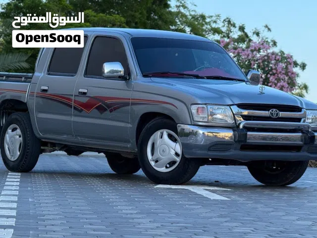 2004 تويوتا هيلوكس DLX