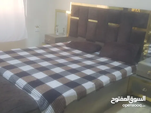 غرفة نوم تفصيل استعمال شهر افضل انواع الخشب خزانه طبقين تسريحه كرسي كم ينه عدد2 كم ينه اضافيه برادي