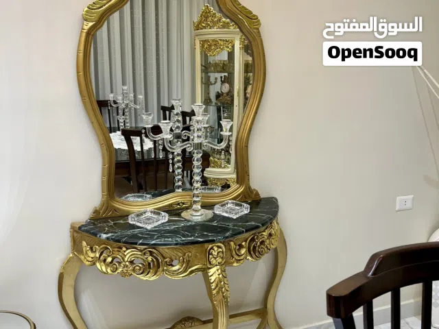 فضيه و كونسل خشب دمياطي بحاله ممتازه