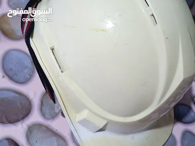 خوذة أصلية درجة أولى بلاستك (الماني)صلب جدآ أستعمال كل شي تريدة تمدر زغرة وتكبرة لكل احجام
