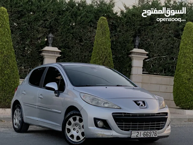 بيجو 207 لون سلفر متلك موديل 2012بحالة الوكالة