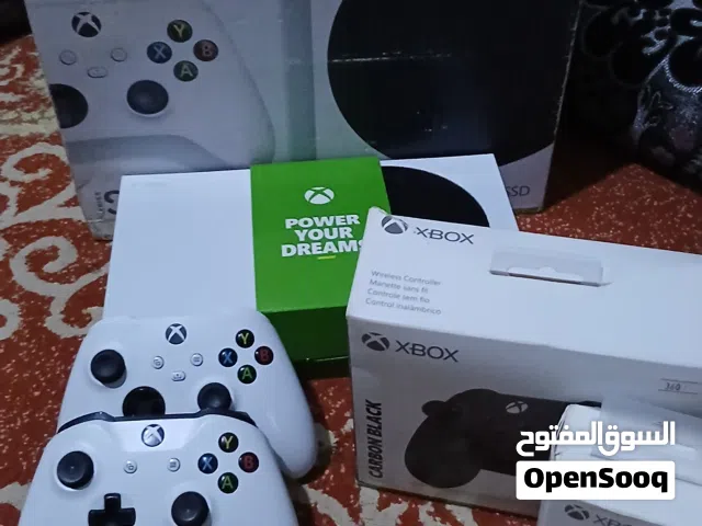 إكس بوكس سيرس إس معاه 3إيدين و 2بطاريات شحن و معاه باقة ألعاب