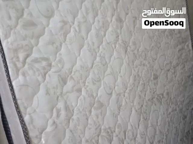 فرشه تخت مزدوج وماكينه خياطه