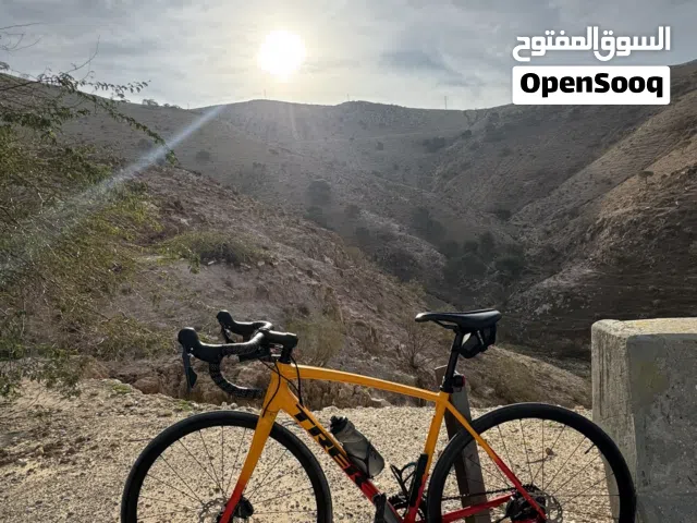 Road bike  دراجة هوائية