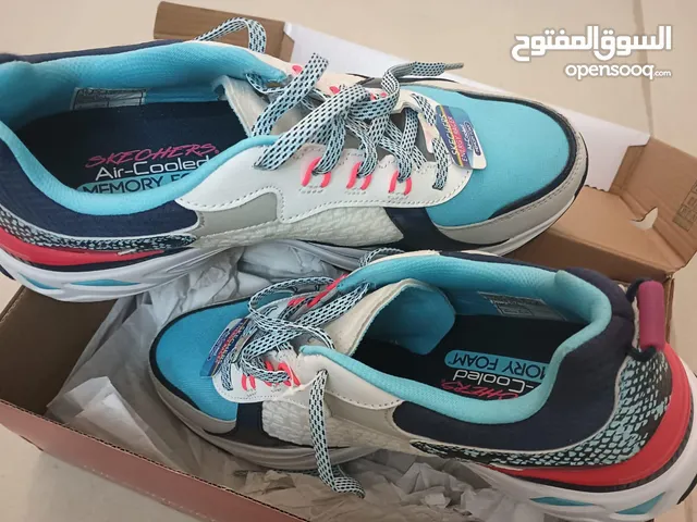 Other Comfort Shoes in Southern Governorate