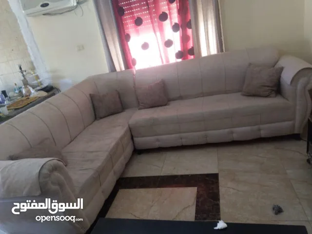 طقم كنب كورنر للبيع بحالة جيدة 9مقاعد